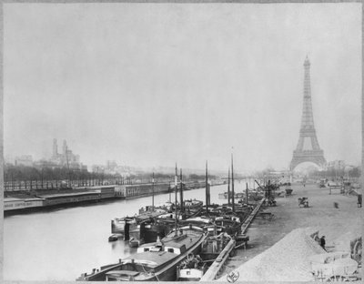 Veduta delle rive della Senna e della Torre Eiffel, Parigi da French Photographer